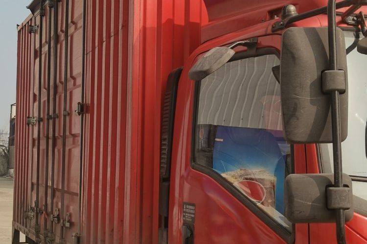 二手重汽HOWO轻卡 180马力 载货车