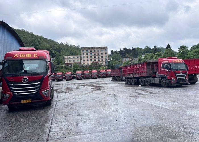 二手大运重卡 460马力 牵引车