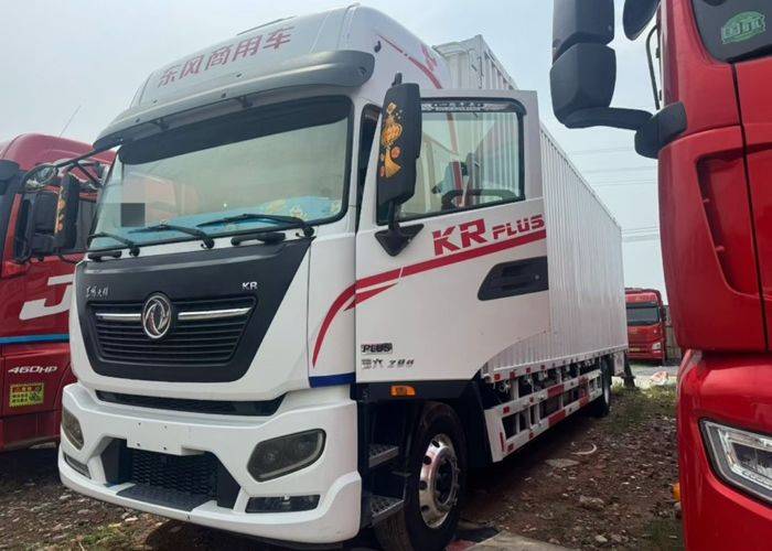 东风商用车 290马力 载货车