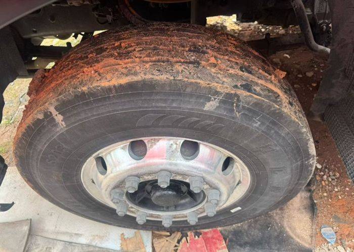 东风商用车 290马力 载货车