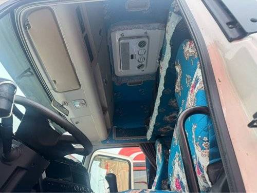 东风商用车 290马力 载货车