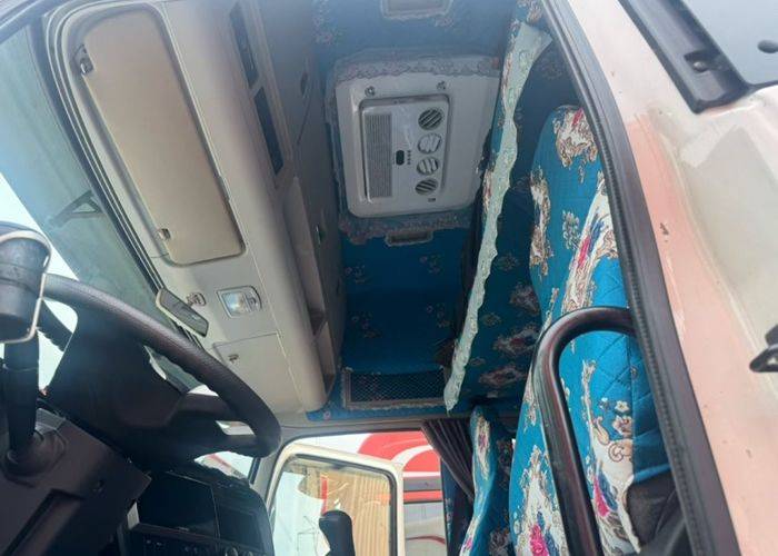 东风商用车 290马力 载货车