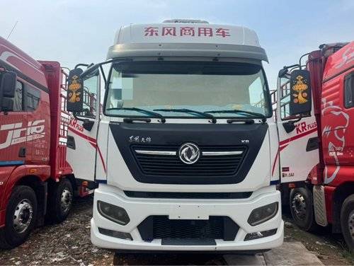 东风商用车 290马力 载货车