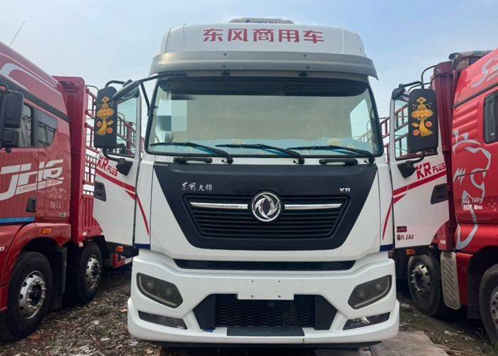 东风商用车 290马力 载货车