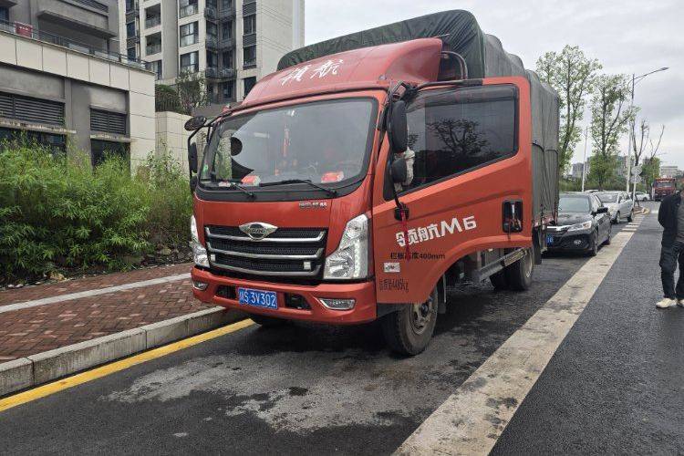 二手福田时代领航 170马力 载货车