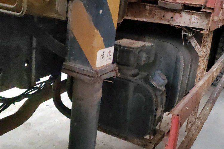 二手东风商用车 180马力 载货车