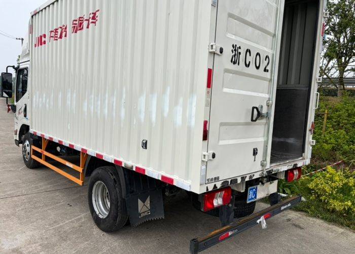 二手江铃汽车 152马力 载货车