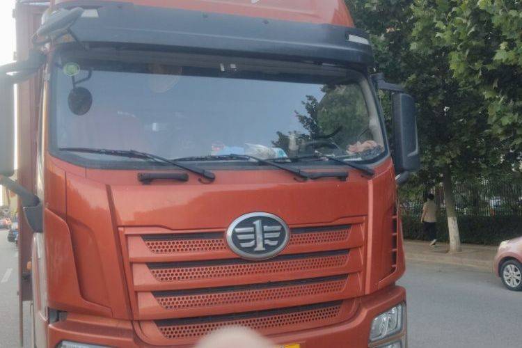 二手一汽解放轻卡 240马力 载货车