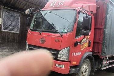 二手解放 虎VH 大王驾到 180马力 4.16米单排仓栅式轻卡(国六) 单桥 潍柴二手载货车 黄牌图片