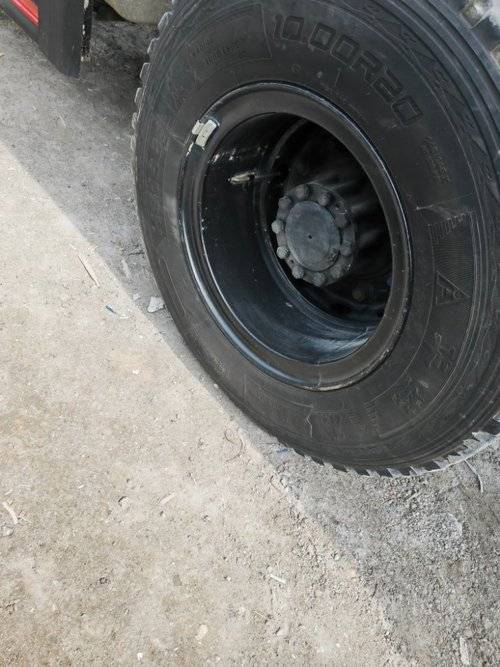 福田瑞沃 240马力 自卸车