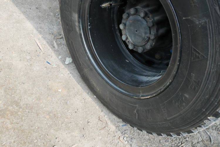 福田瑞沃 240马力 自卸车