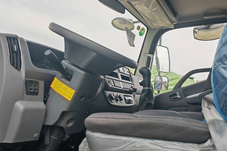 福田瑞沃 240马力 自卸车