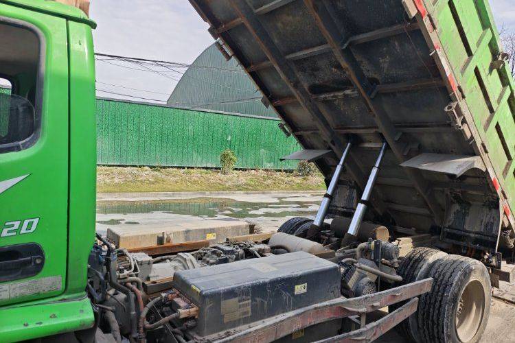 南骏汽车 98Wh 电动卡车