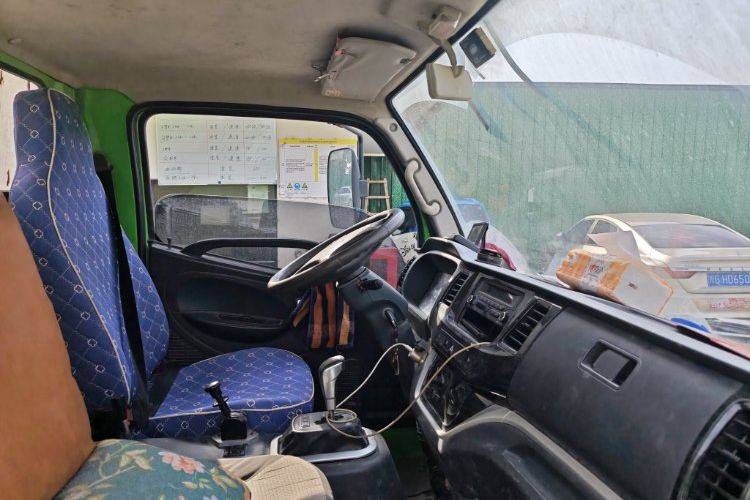 南骏汽车 98Wh 电动卡车