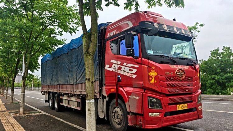 二手青岛解放 460马力 载货车