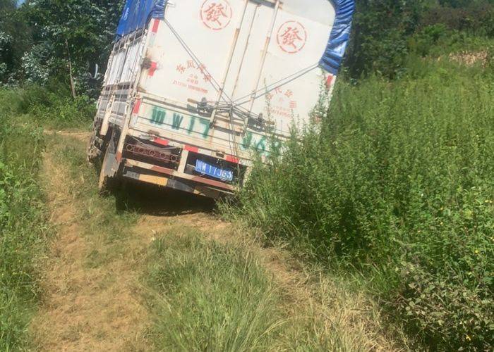 二手东风多利卡 115马力 载货车