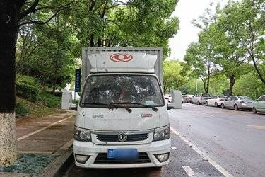 二手东风途逸 T5 95马力 3.965米单排厢式小卡(国六) 单桥 五菱柳机二手载货车 蓝牌图片