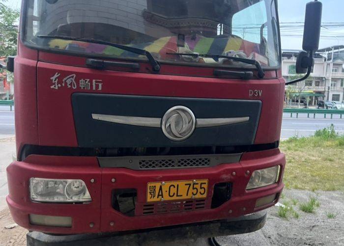 二手东风新疆 180马力 自卸车