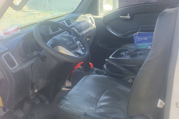 二手东风途逸 113马力 载货车