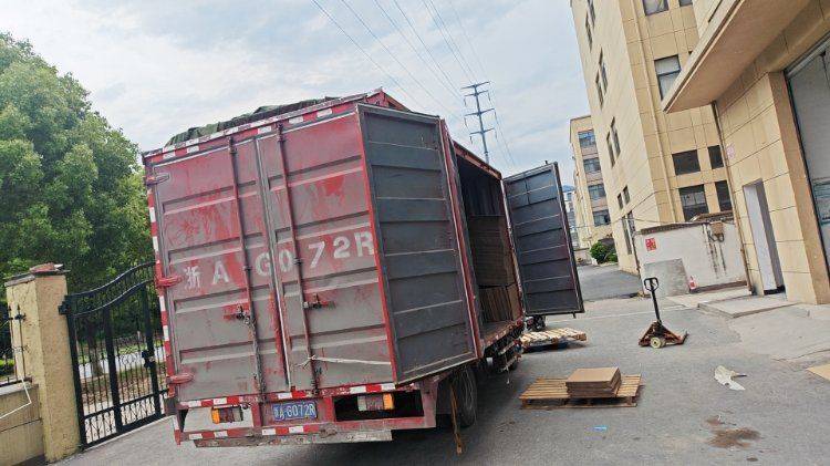二手重汽HOWO轻卡 130马力 载货车