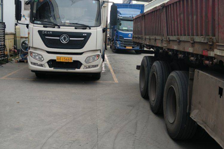 二手东风商用车 240马力 载货车