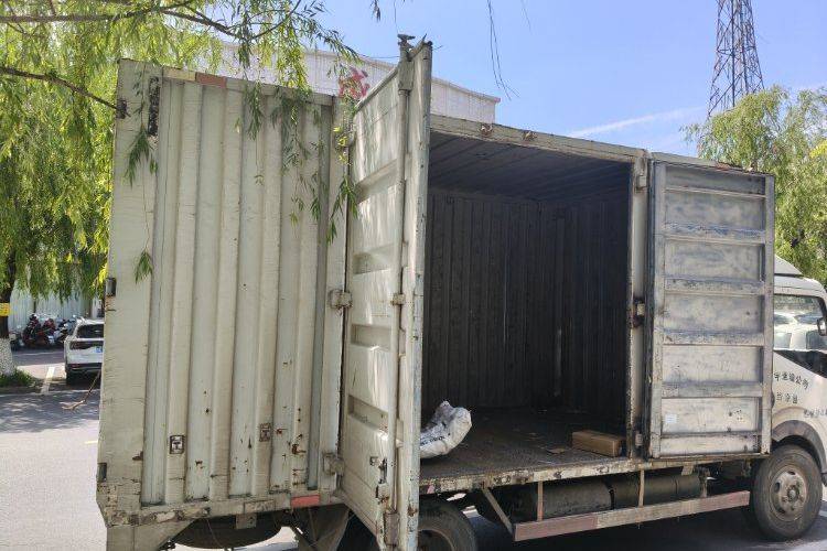 二手东风凯普特 130马力 载货车
