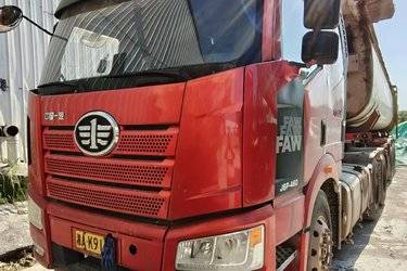 二手一汽解放 新J6P重卡 质惠版2.0 460马力 6X4牵引车(国五) 双驱 锡柴二手牵引车 黄牌图片
