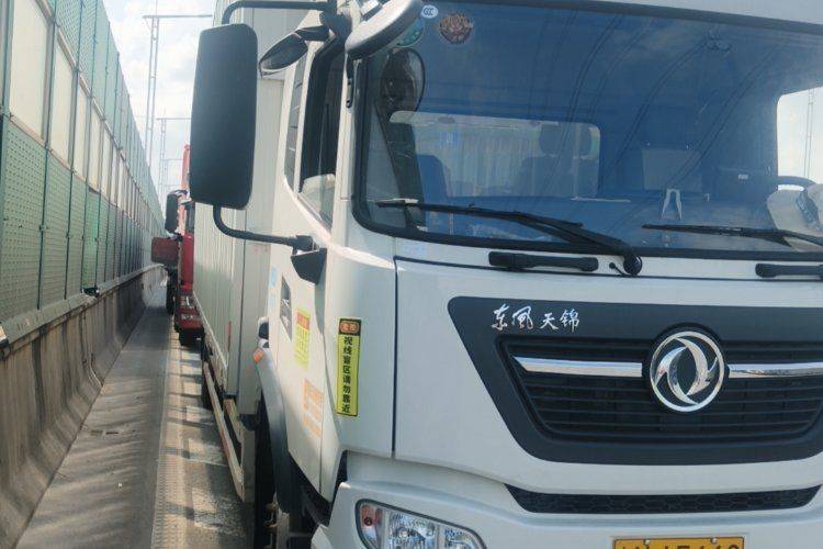 二手东风商用车 240马力 载货车