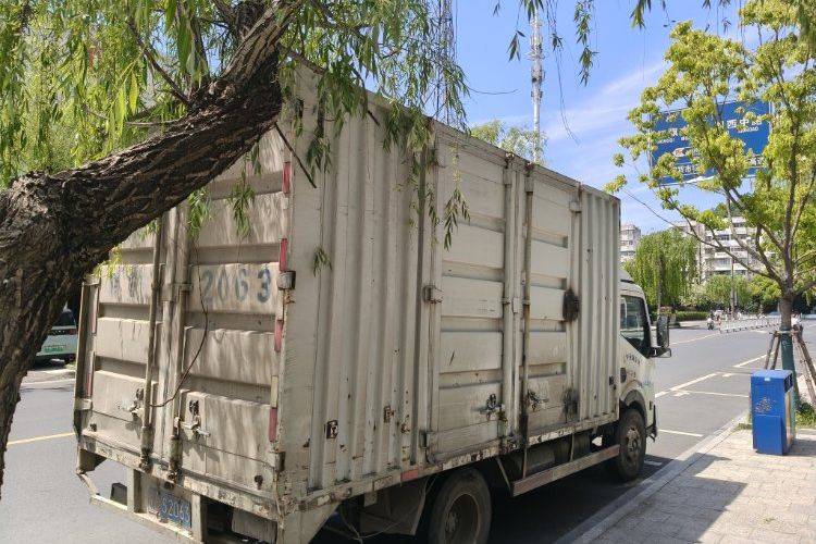 二手东风凯普特 130马力 载货车