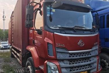 二手东风柳汽 乘龙M3中卡 270马力 6X2 9.6米厢式载货车(国五) 前四后四 安徽康明斯二手载货车 黄牌