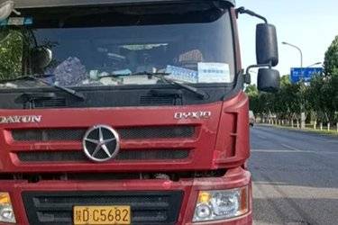二手大运 新N8E重卡 350马力 8X4 9.6米栏板载货车(国五) 前四后八 潍柴二手载货车 黄牌图片