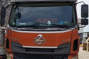 二手东风柳汽 乘龙H5中卡 240马力 6X2 9.6米厢式载货车(国五) 前四后四 锡柴二手载货车 黄牌图片