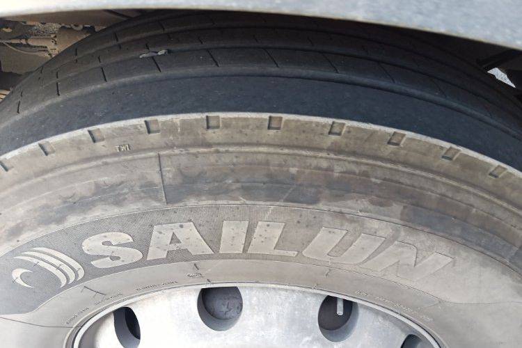 三一集团 430马力 载货车