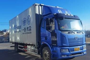 二手一汽解放 新J6L重卡 220马力 4X2 7.7米厢式载货车(国六) 单桥 锡柴二手载货车 黄牌图片