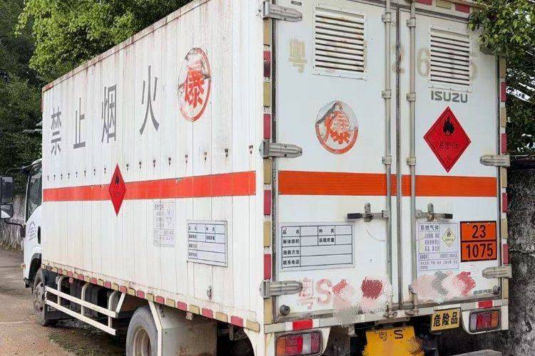 二手庆铃五十铃 150马力 载货车