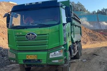 二手一汽解放 J6P重卡 390马力 6X4 5.6米自卸车(国五) 后八轮 锡柴二手自卸车 黄牌
