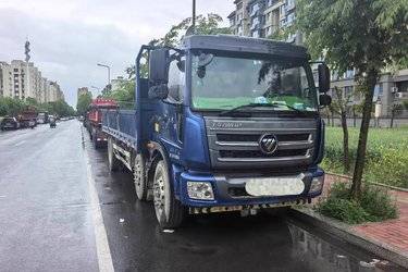 二手福田 瑞沃Q9 220马力 6X2 7.8米仓栅式载货车(国五) 前四后四 潍柴二手载货车 黄牌