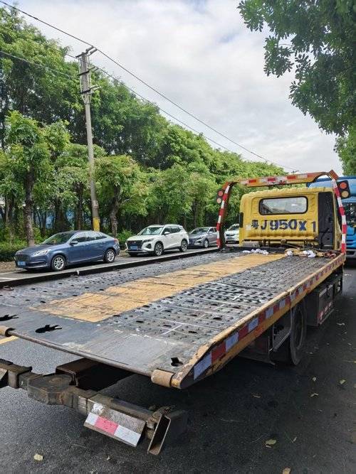 福田欧马可 130马力 专用车