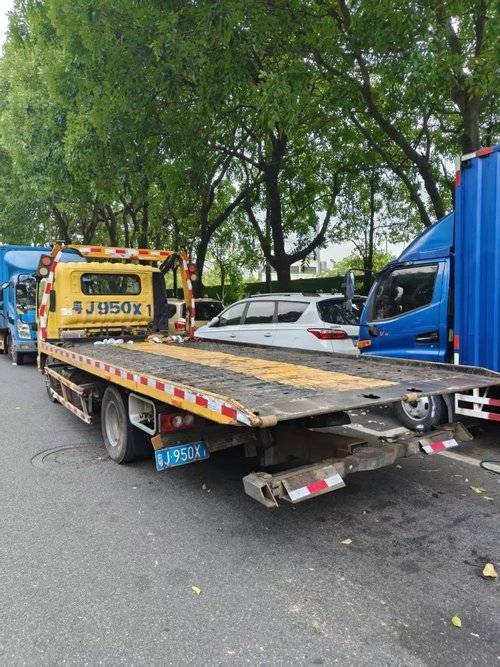 福田欧马可 130马力 专用车