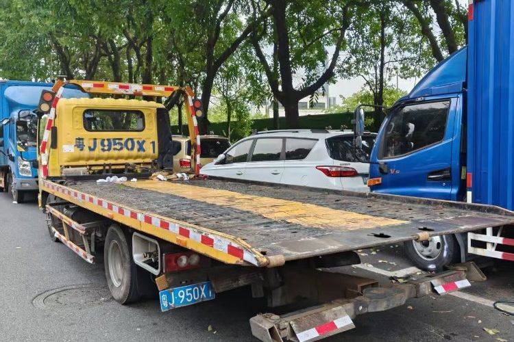 福田欧马可 130马力 专用车