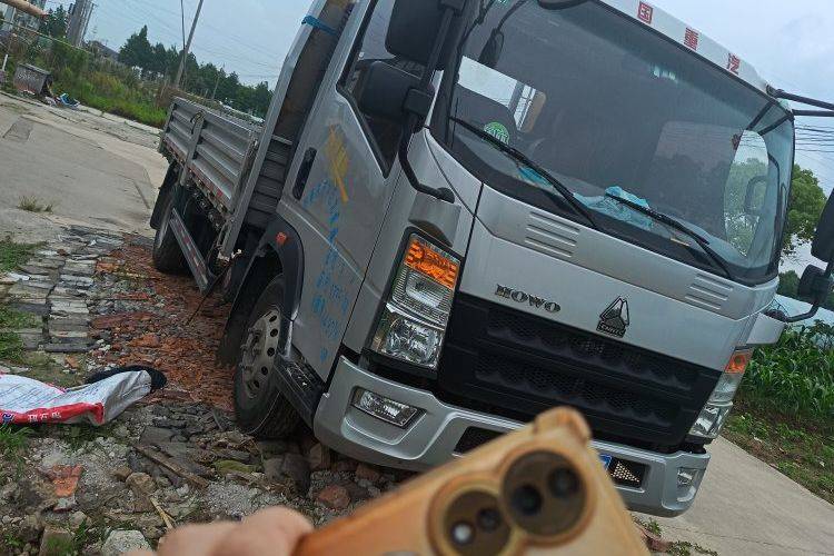 二手重汽HOWO轻卡 140马力 载货车