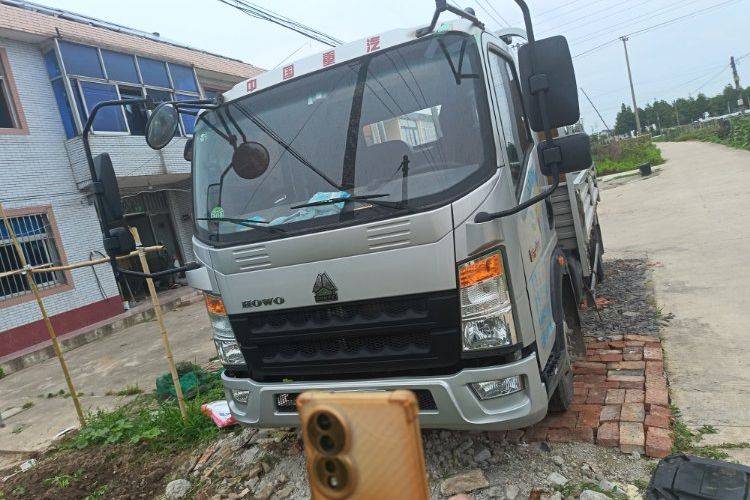 二手重汽HOWO轻卡 140马力 载货车