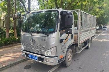 二手解放 新招财虎 2.5L柴油 150马力 万里扬5档 4.2米单排栏板轻卡(国六) 单桥 云内动力二手载货车 蓝牌图片