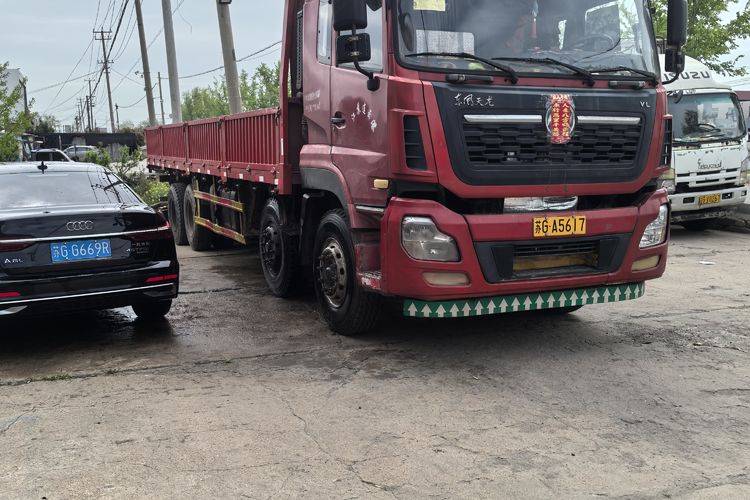 二手东风商用车 315马力 载货车