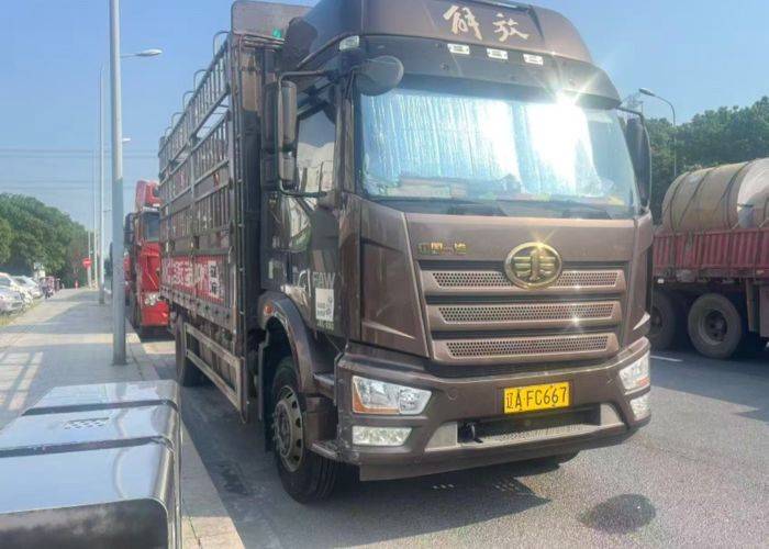 二手一汽解放 260马力 载货车