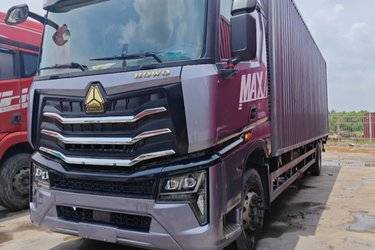 二手中国重汽 HOWO MAX 290马力 4X2 9.6米厢式载货车(国六) 单桥 中国重汽二手载货车 黄牌