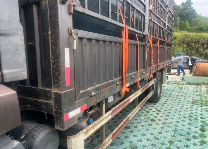 二手一汽解放 260马力 载货车