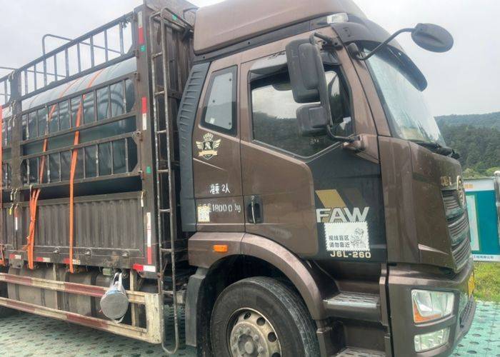 二手一汽解放 260马力 载货车