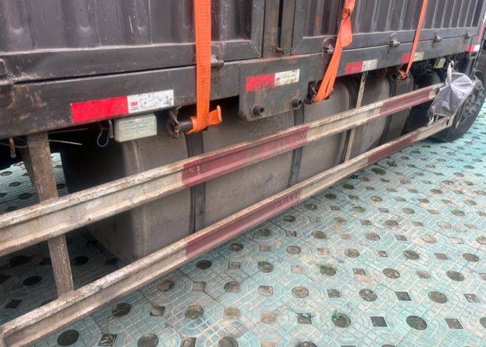 二手一汽解放 260马力 载货车