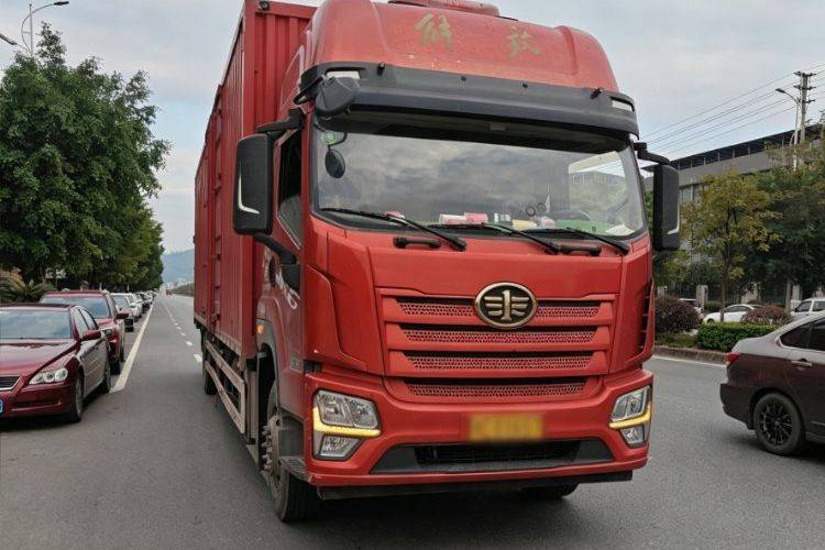 二手一汽解放轻卡 290马力 载货车